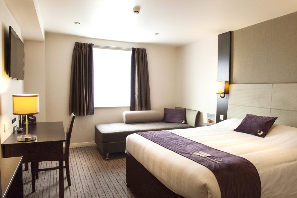 Premier Inn Dunfermline Exterior foto
