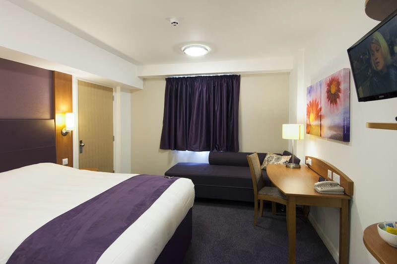 Premier Inn Dunfermline Exterior foto